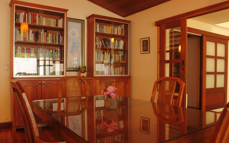 Casa Zen Library